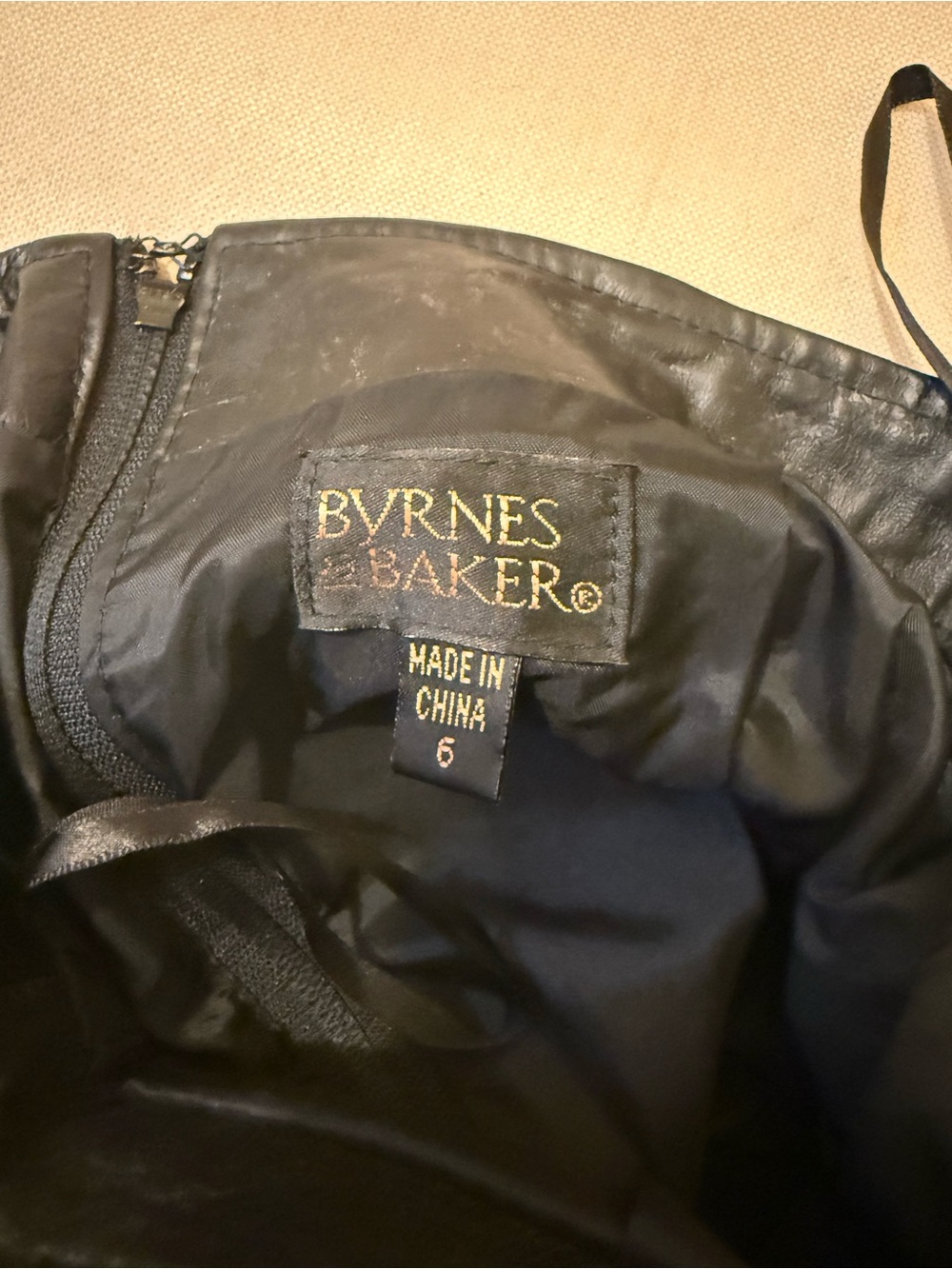 Classic Black Leather Pencil Skirt - Women's - Picture 3 of 6